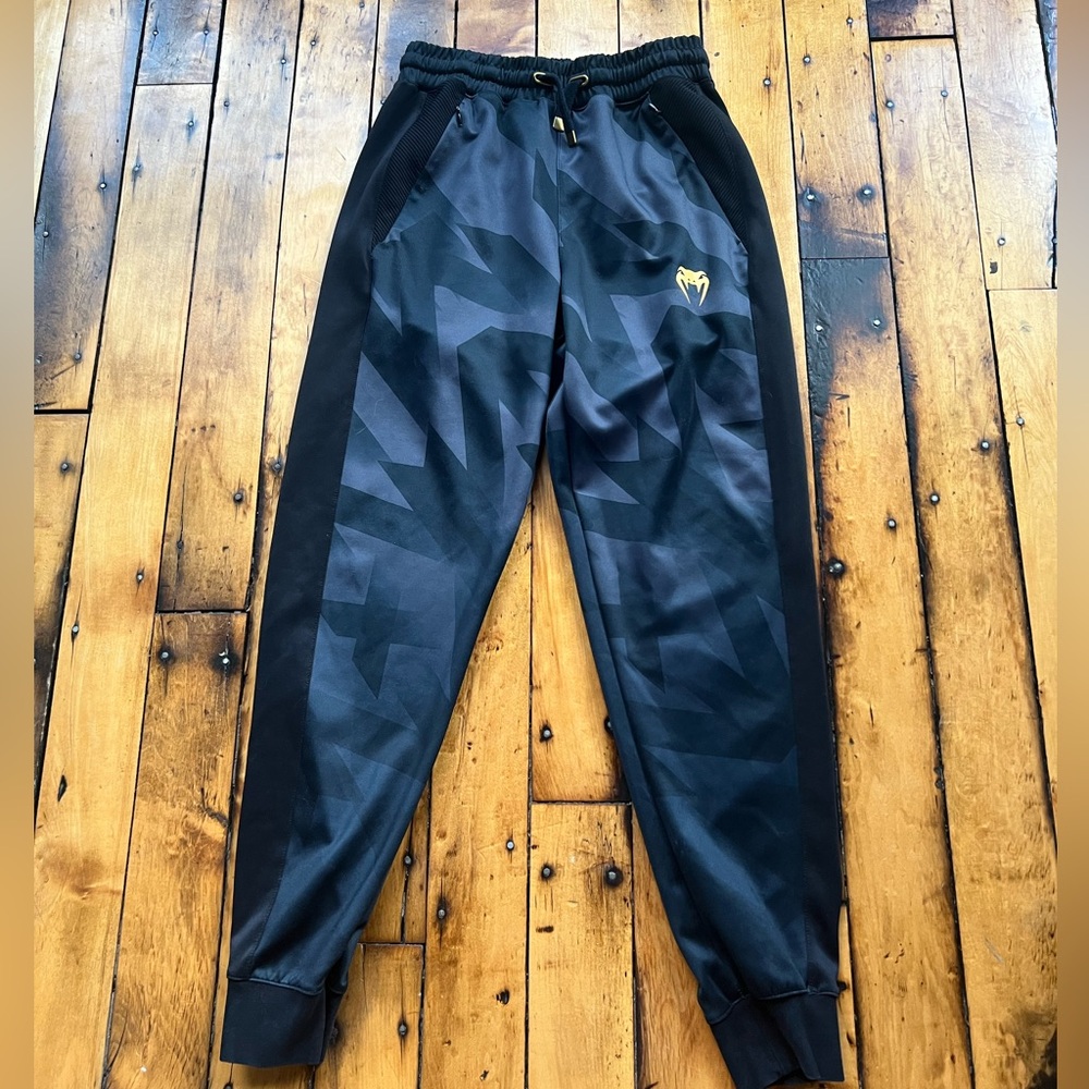 Venum Men’s Medium Razor Joggers Camo Pants Black Gold Sweatpants Gym MMA UFC